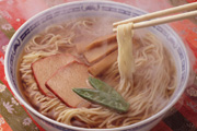 根強いラーメン人気。あの味が並ばずに食べられる!?